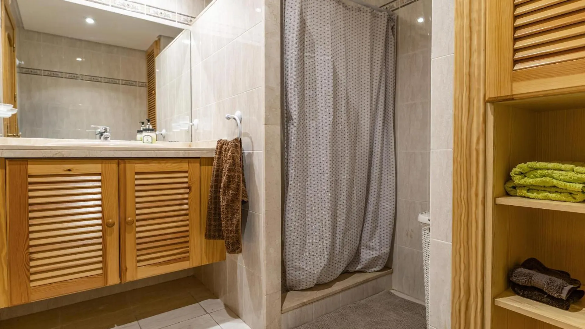 Stunning Apartment In Benalamdena With Kitchen ベナルマデナ スペイン