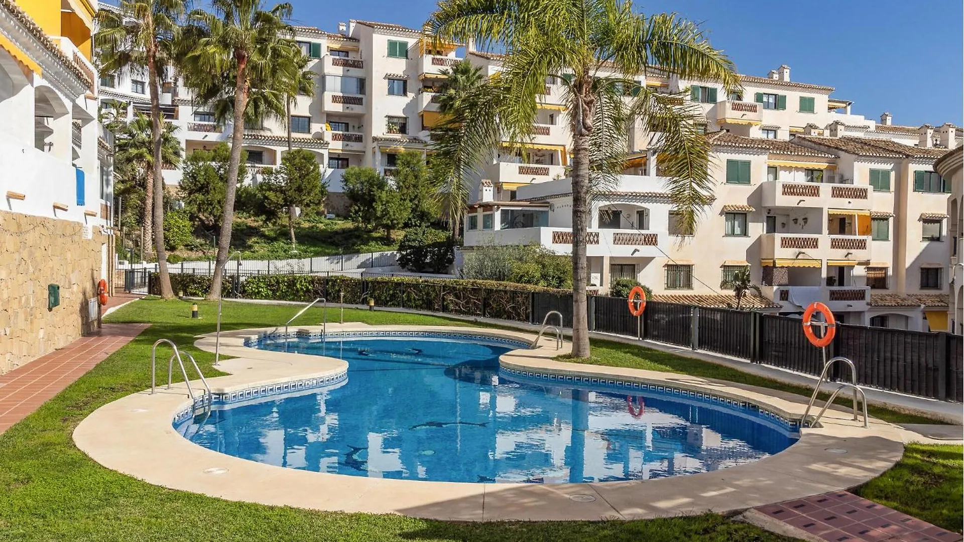 Contacts de Stunning Apartment In Benalamdena With Kitchen